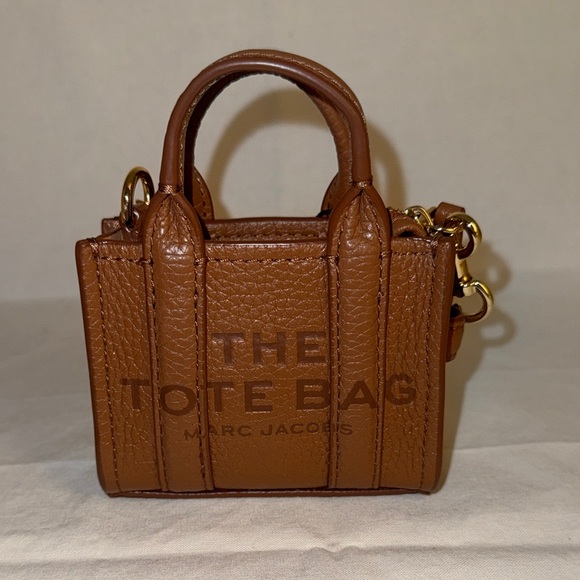 The Nano Tote Bag Charm - Picture 7 of 10